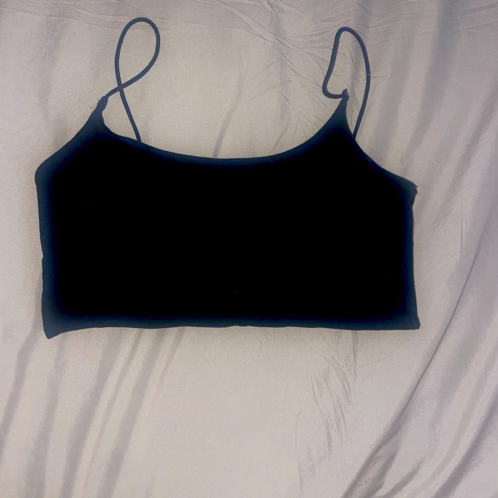Subdued size small black top